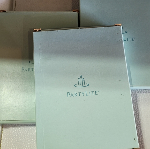 PartyLite 3 boxes of tealights - Lilac - Picture 1 of 5
